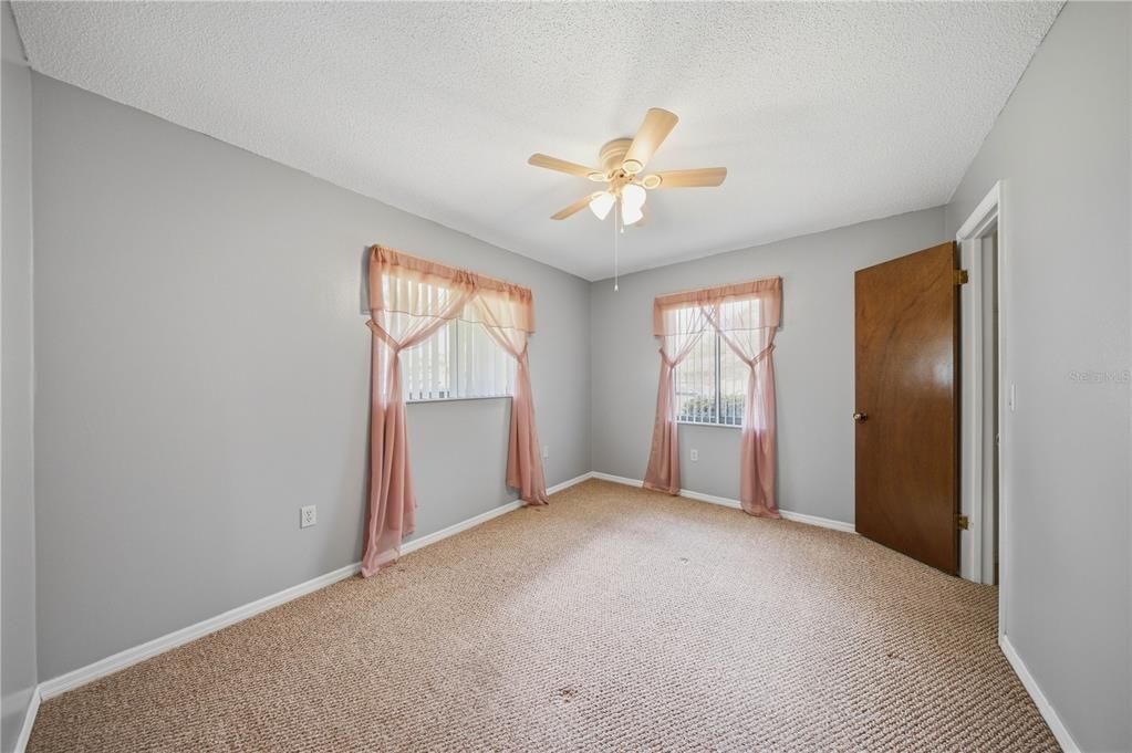 For Sale: $239,900 (3 beds, 2 baths, 1280 Square Feet)