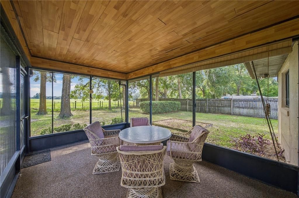 For Sale: $239,900 (3 beds, 2 baths, 1280 Square Feet)