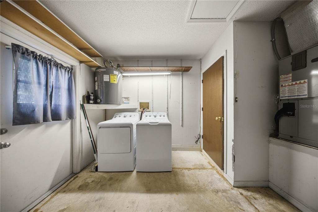 For Sale: $239,900 (3 beds, 2 baths, 1280 Square Feet)
