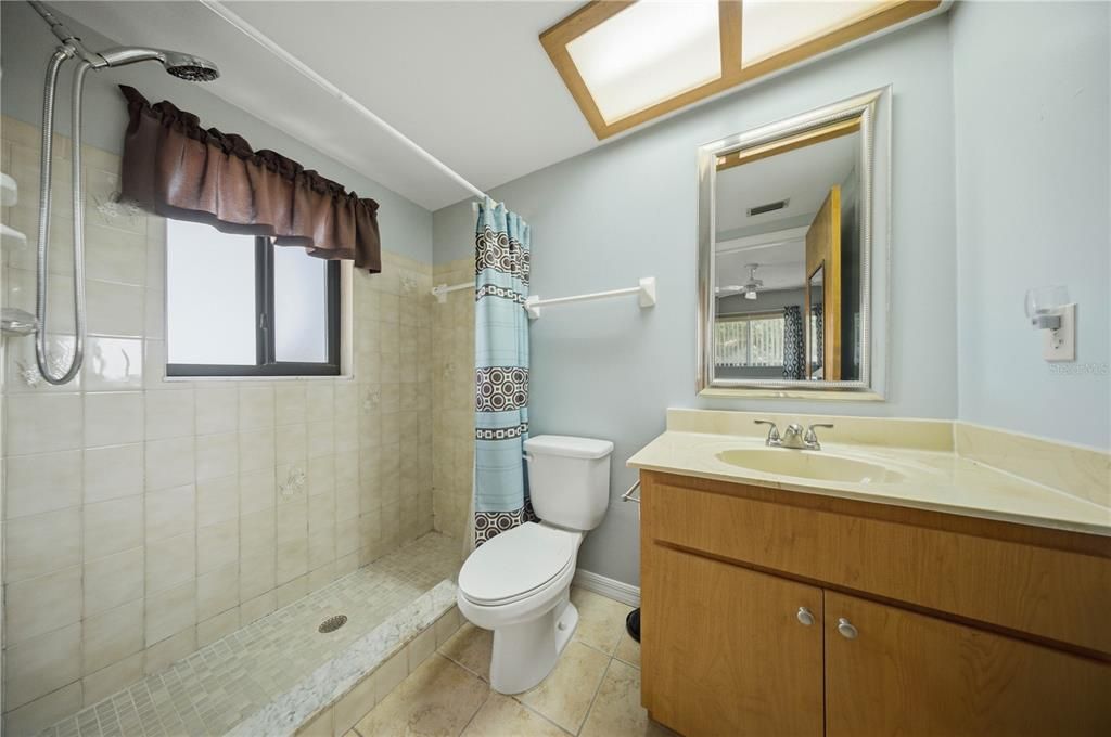 For Sale: $239,900 (3 beds, 2 baths, 1280 Square Feet)