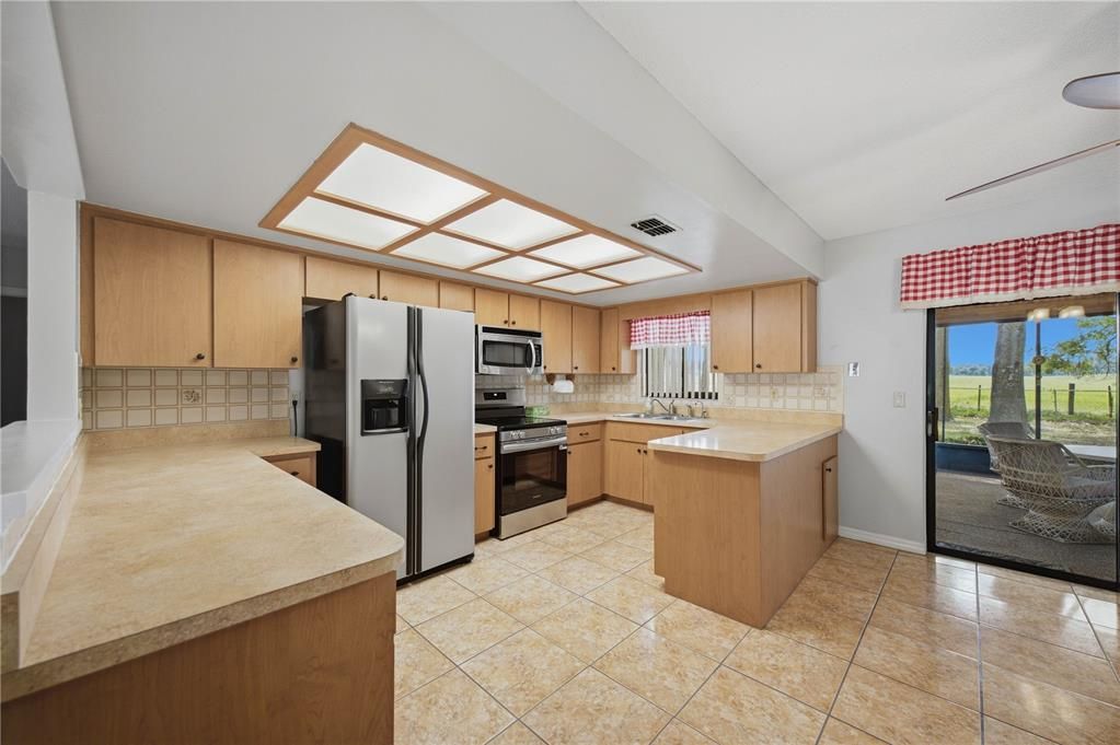For Sale: $239,900 (3 beds, 2 baths, 1280 Square Feet)
