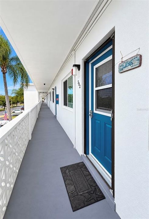 For Sale: $109,900 (1 beds, 1 baths, 874 Square Feet)