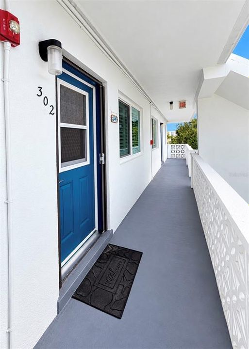 For Sale: $109,900 (1 beds, 1 baths, 874 Square Feet)
