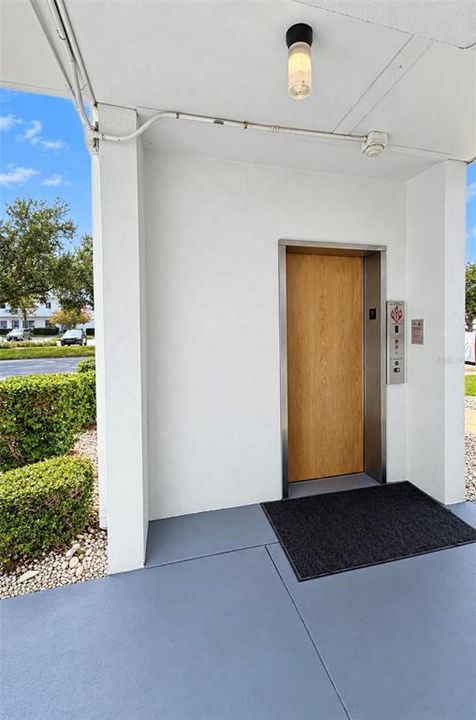 For Sale: $109,900 (1 beds, 1 baths, 874 Square Feet)
