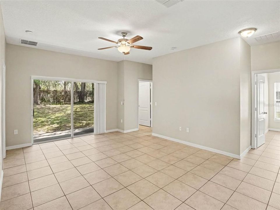 For Sale: $349,900 (4 beds, 2 baths, 1470 Square Feet)