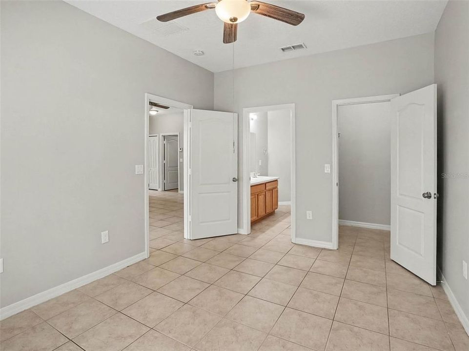 For Sale: $349,900 (4 beds, 2 baths, 1470 Square Feet)