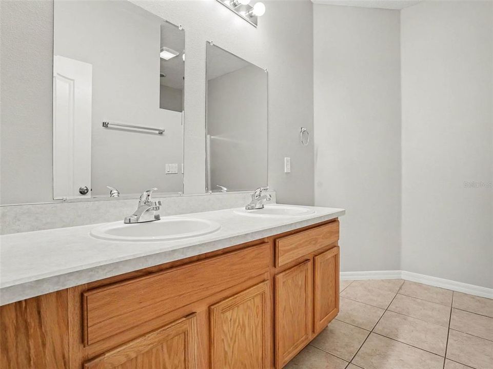 For Sale: $349,900 (4 beds, 2 baths, 1470 Square Feet)