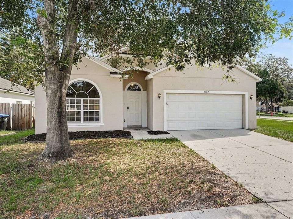 For Sale: $349,900 (4 beds, 2 baths, 1470 Square Feet)