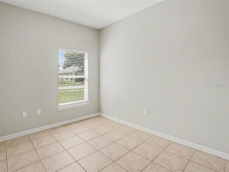 For Sale: $349,900 (4 beds, 2 baths, 1470 Square Feet)