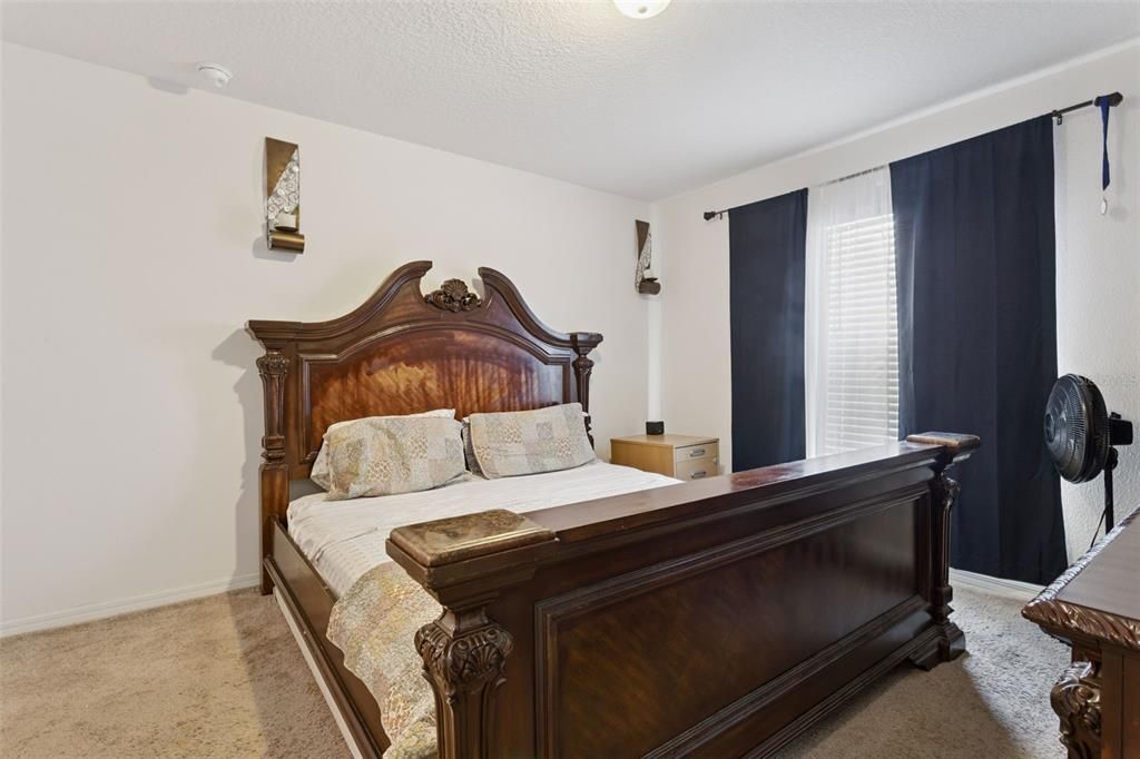 En Venta: $325,000 (4 camas, 2 baños, 1534 Pies cuadrados)