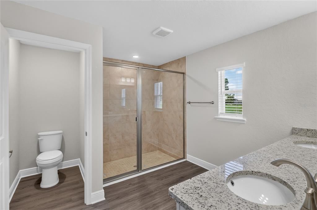 For Sale: $319,900 (3 beds, 2 baths, 1537 Square Feet)
