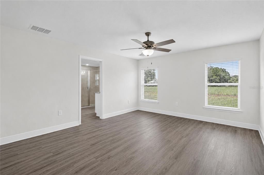 For Sale: $319,900 (3 beds, 2 baths, 1537 Square Feet)