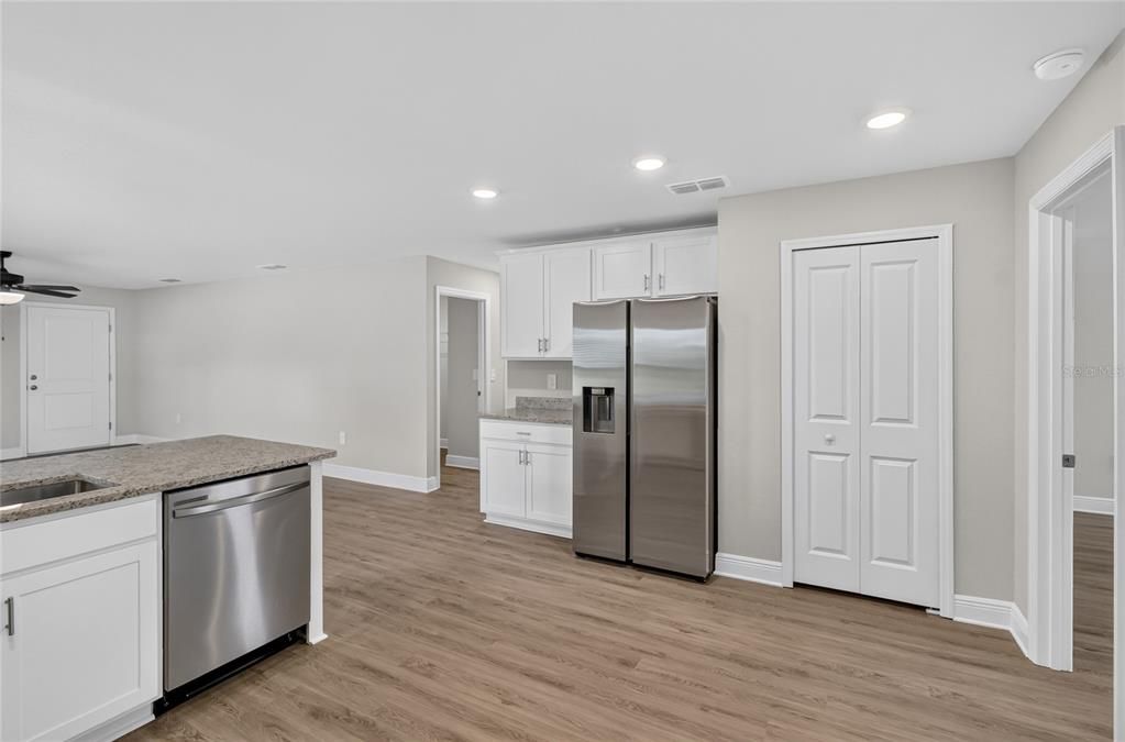 For Sale: $319,900 (3 beds, 2 baths, 1537 Square Feet)