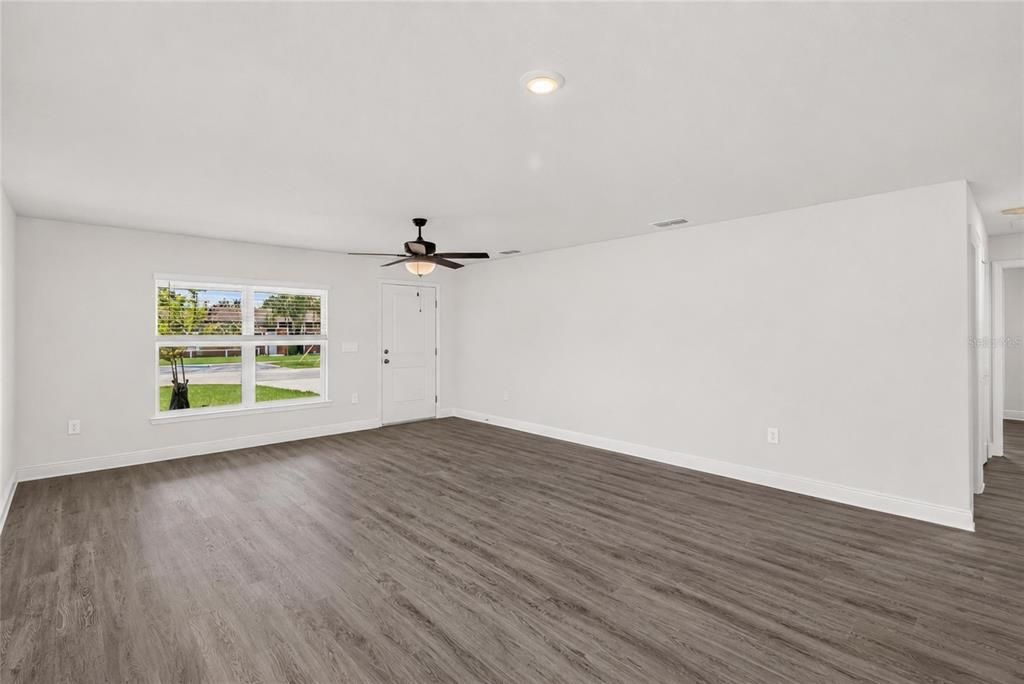For Sale: $319,900 (3 beds, 2 baths, 1537 Square Feet)