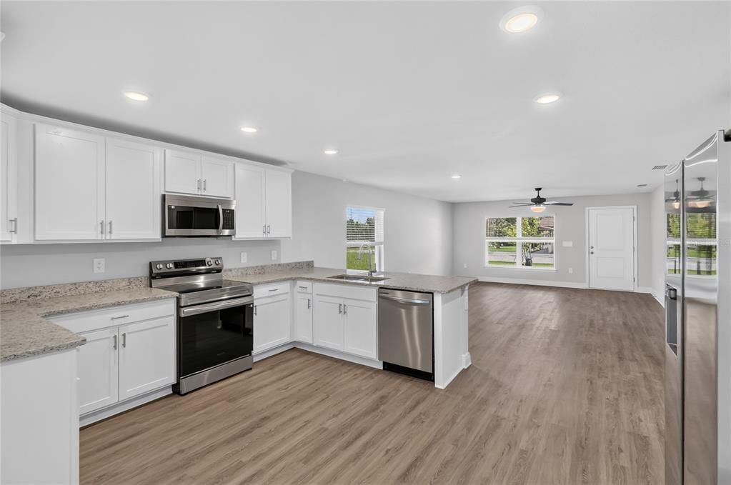 For Sale: $319,900 (3 beds, 2 baths, 1537 Square Feet)