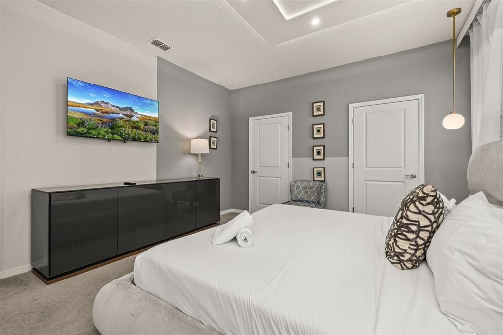 For Sale: $1,049,000 (8 beds, 5 baths, 4025 Square Feet)