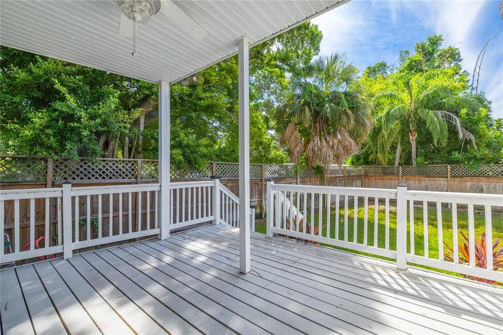 For Sale: $999,000 (6 beds, 5 baths, 4062 Square Feet)