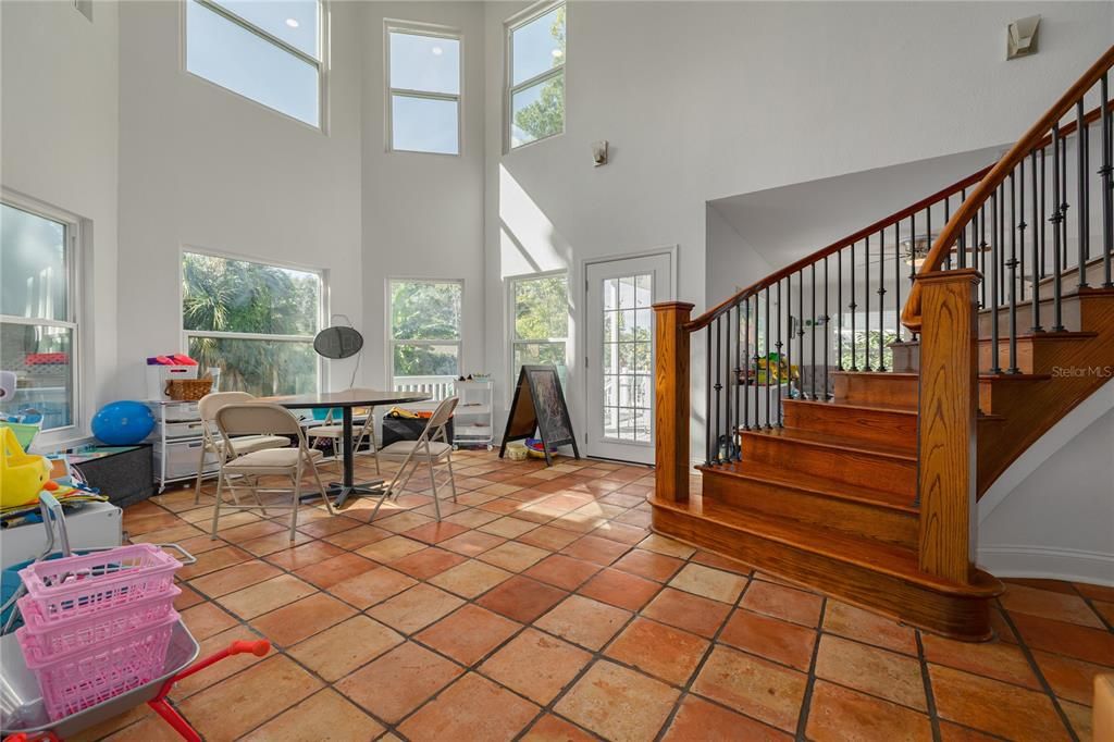 For Sale: $999,000 (6 beds, 5 baths, 4062 Square Feet)