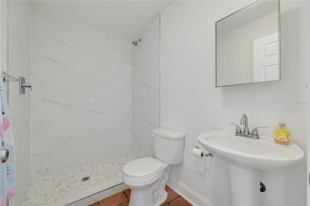 For Sale: $999,000 (6 beds, 5 baths, 4062 Square Feet)