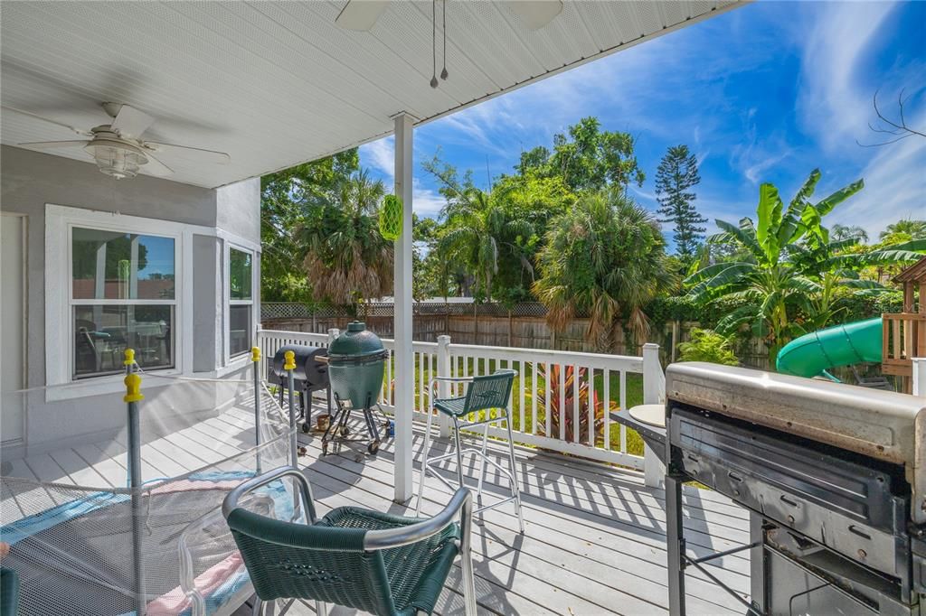 For Sale: $999,000 (6 beds, 5 baths, 4062 Square Feet)