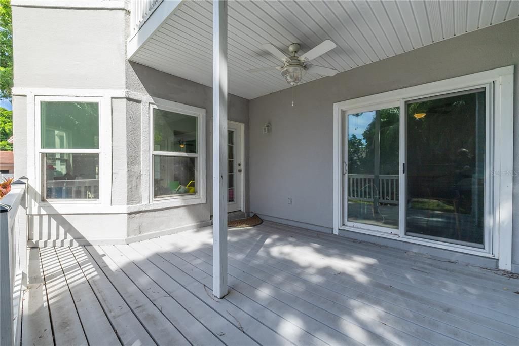 For Sale: $999,000 (6 beds, 5 baths, 4062 Square Feet)