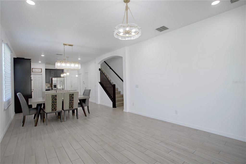 For Rent: $3,250 (5 beds, 3 baths, 2548 Square Feet)