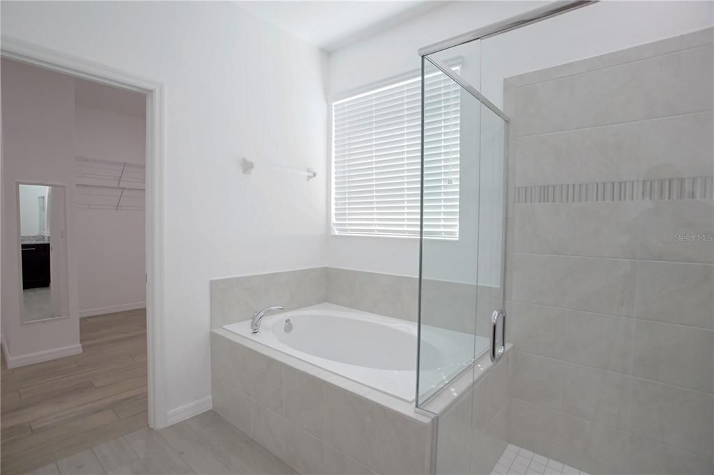 For Rent: $3,250 (5 beds, 3 baths, 2548 Square Feet)