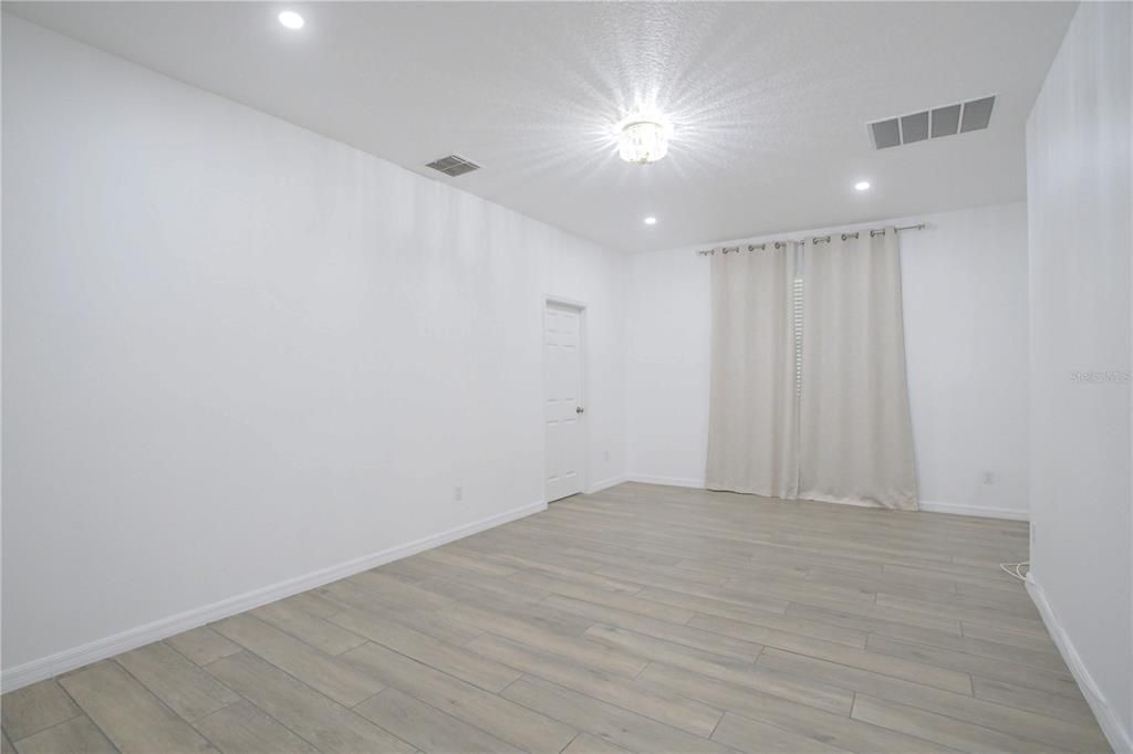 For Rent: $3,250 (5 beds, 3 baths, 2548 Square Feet)