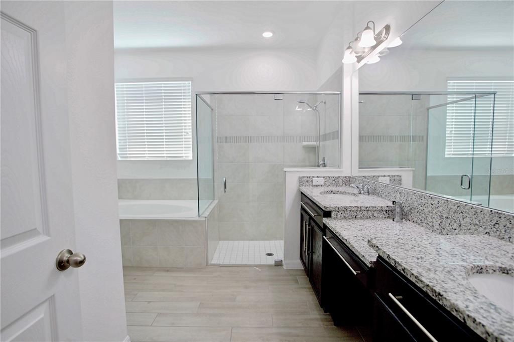 For Rent: $3,250 (5 beds, 3 baths, 2548 Square Feet)