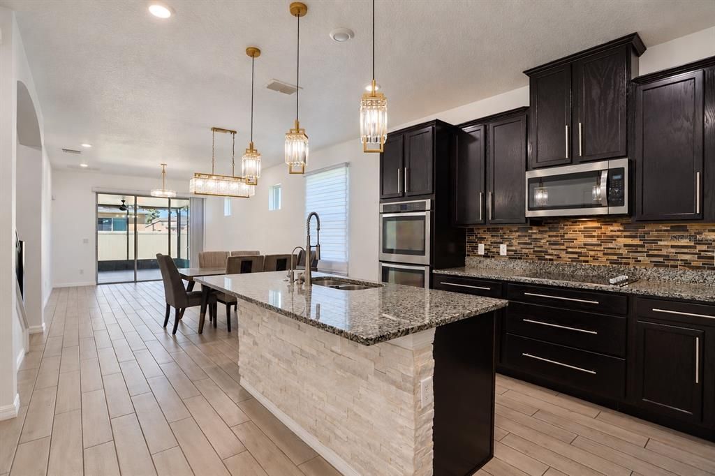 For Rent: $3,250 (5 beds, 3 baths, 2548 Square Feet)