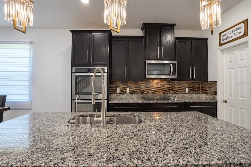 For Rent: $3,250 (5 beds, 3 baths, 2548 Square Feet)