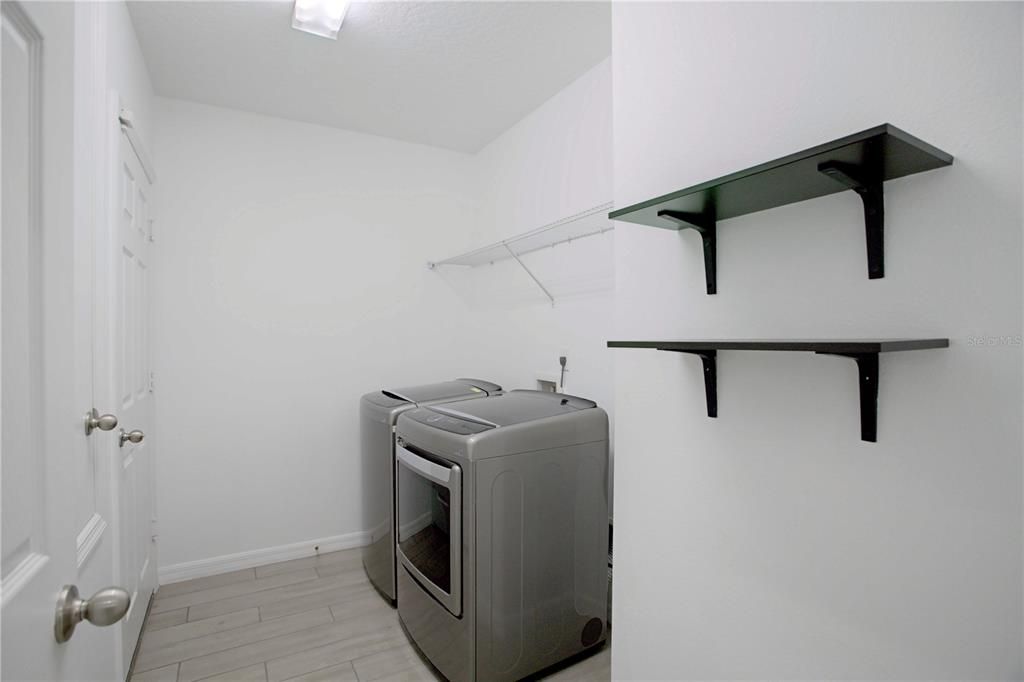 For Rent: $3,250 (5 beds, 3 baths, 2548 Square Feet)