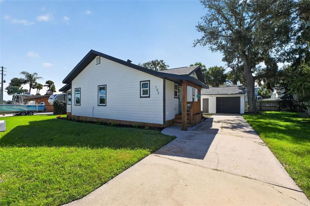 На продажу: $389,900 (2 спален, 3 ванн, 1148 Квадратных фут)