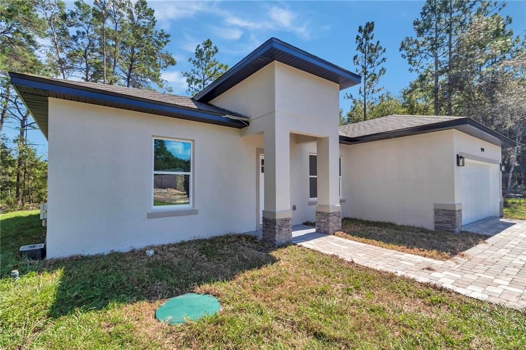 For Sale: $249,000 (3 beds, 2 baths, 1427 Square Feet)
