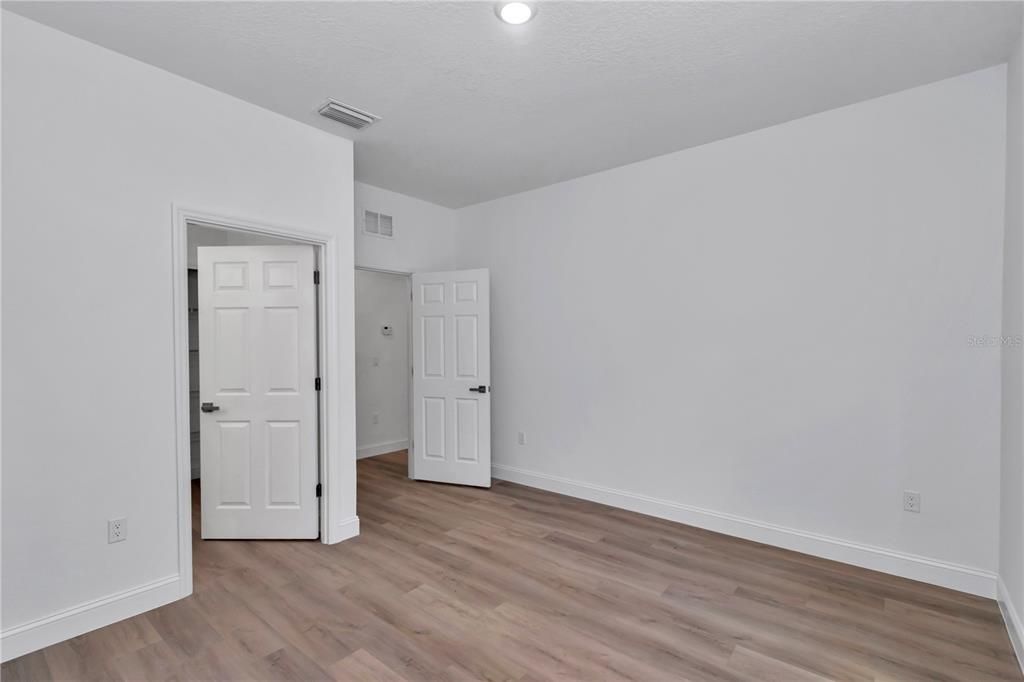 For Sale: $249,000 (3 beds, 2 baths, 1427 Square Feet)