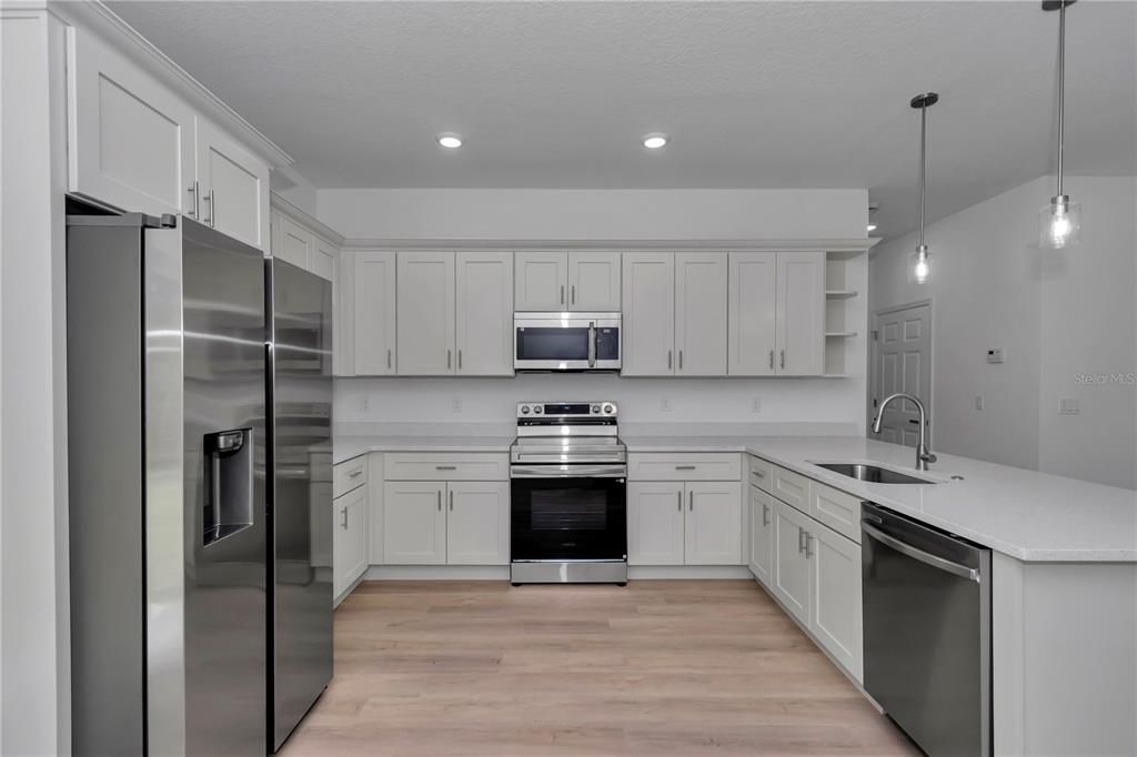For Sale: $249,000 (3 beds, 2 baths, 1427 Square Feet)