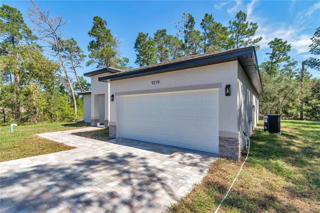 For Sale: $249,000 (3 beds, 2 baths, 1427 Square Feet)
