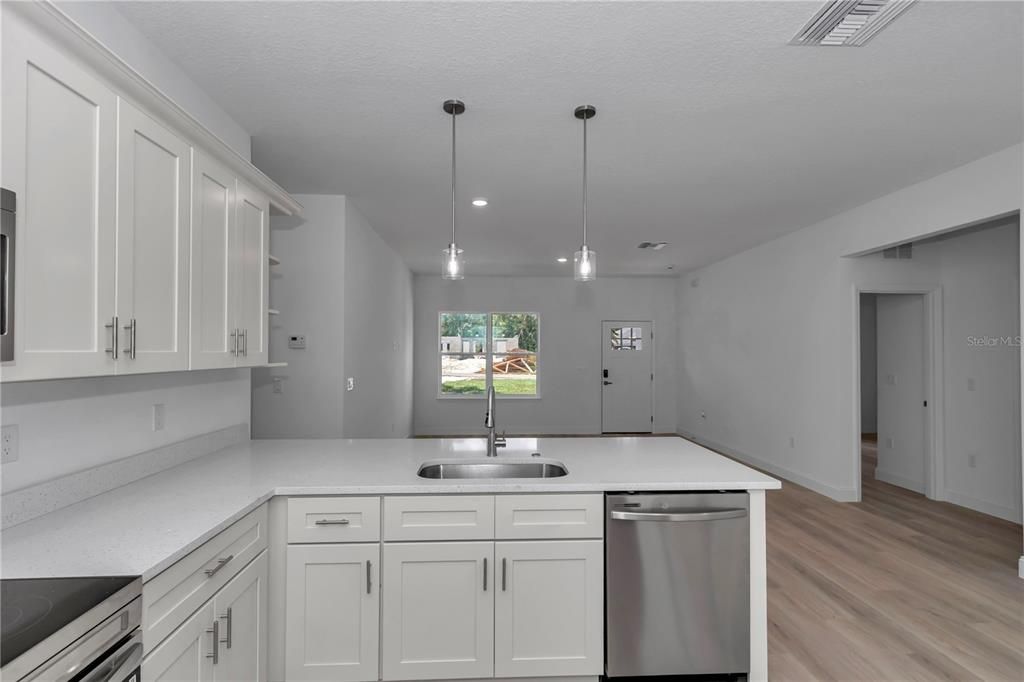 For Sale: $249,000 (3 beds, 2 baths, 1427 Square Feet)
