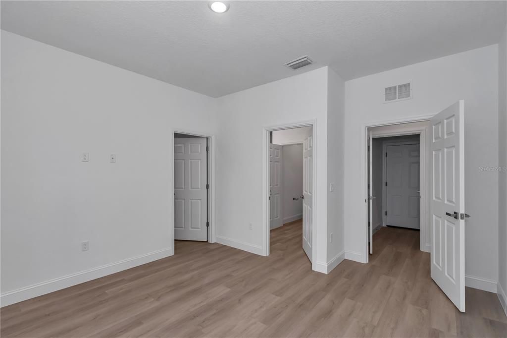 For Sale: $249,000 (3 beds, 2 baths, 1427 Square Feet)