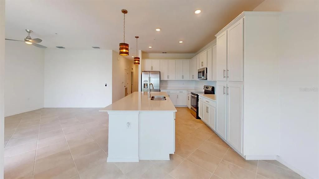 For Rent: $2,000 (2 beds, 2 baths, 1198 Square Feet)
