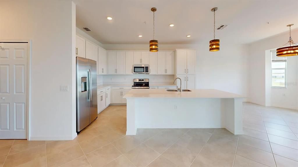 For Rent: $2,000 (2 beds, 2 baths, 1198 Square Feet)