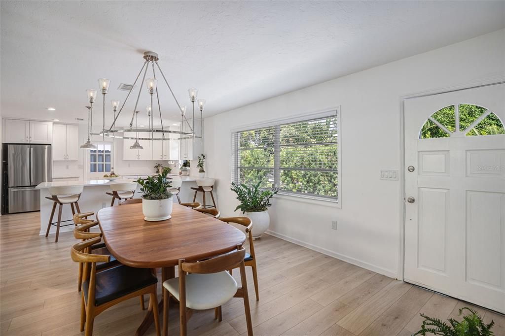 For Sale: $730,000 (2 beds, 2 baths, 1456 Square Feet)