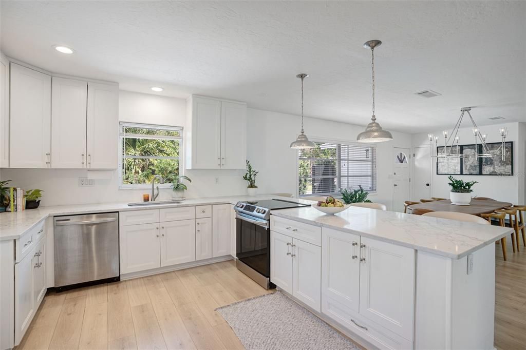 For Sale: $730,000 (2 beds, 2 baths, 1456 Square Feet)