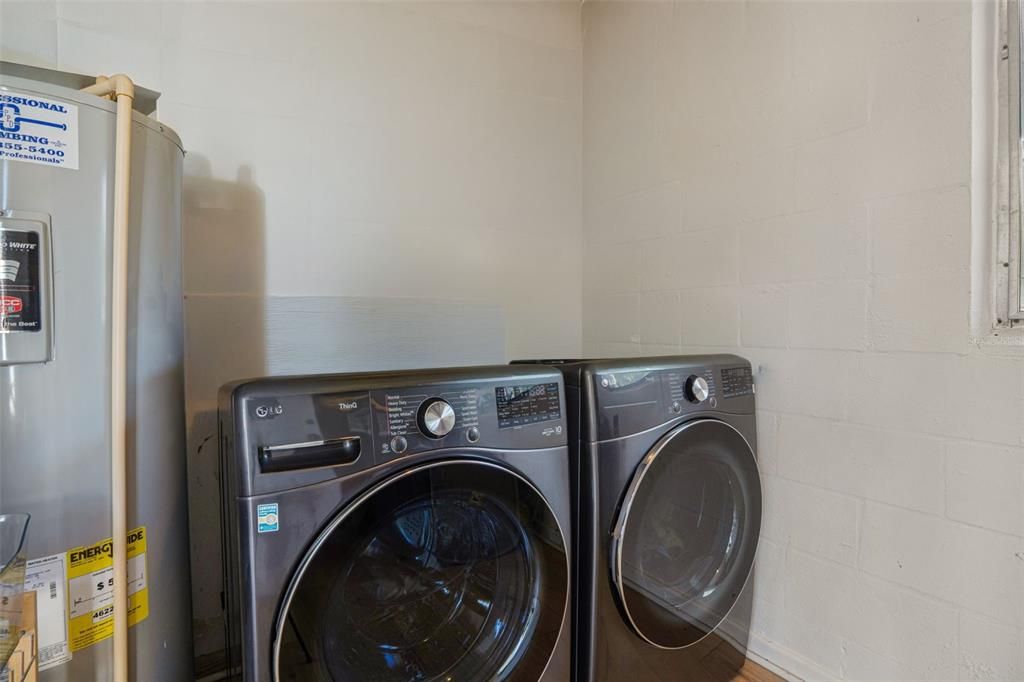 For Sale: $730,000 (2 beds, 2 baths, 1456 Square Feet)