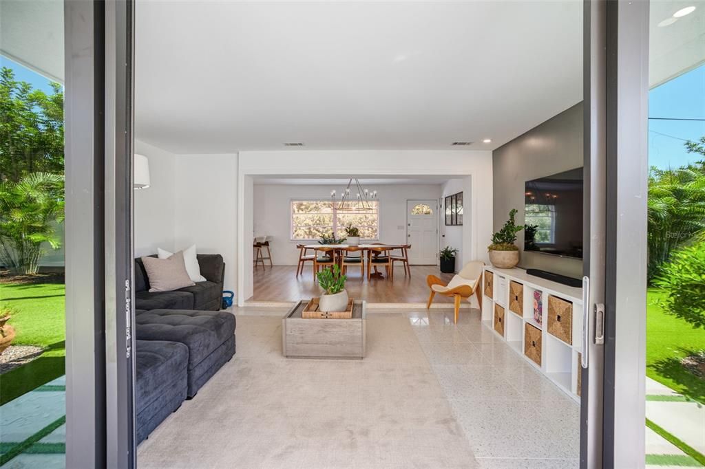 For Sale: $730,000 (2 beds, 2 baths, 1456 Square Feet)