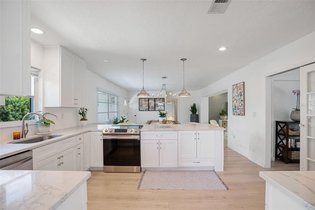 For Sale: $730,000 (2 beds, 2 baths, 1456 Square Feet)