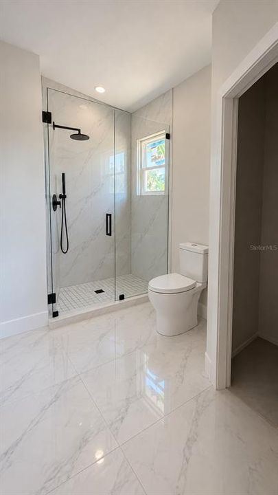 На продажу: $369,990 (4 спален, 3 ванн, 1811 Квадратных фут)