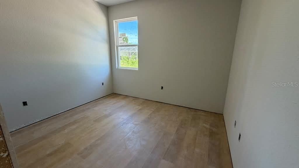 На продажу: $369,990 (4 спален, 3 ванн, 1811 Квадратных фут)
