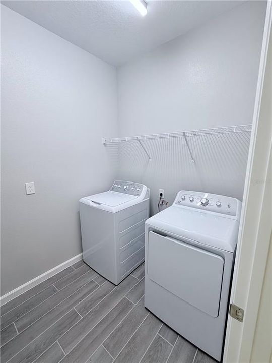 For Rent: $2,600 (4 beds, 2 baths, 1833 Square Feet)