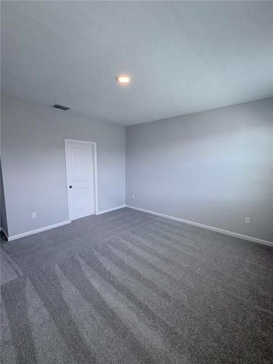 For Rent: $2,600 (4 beds, 2 baths, 1833 Square Feet)